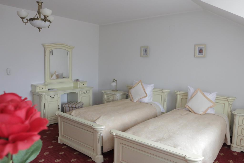 Salonta Hotel Slavia מראה חיצוני תמונה