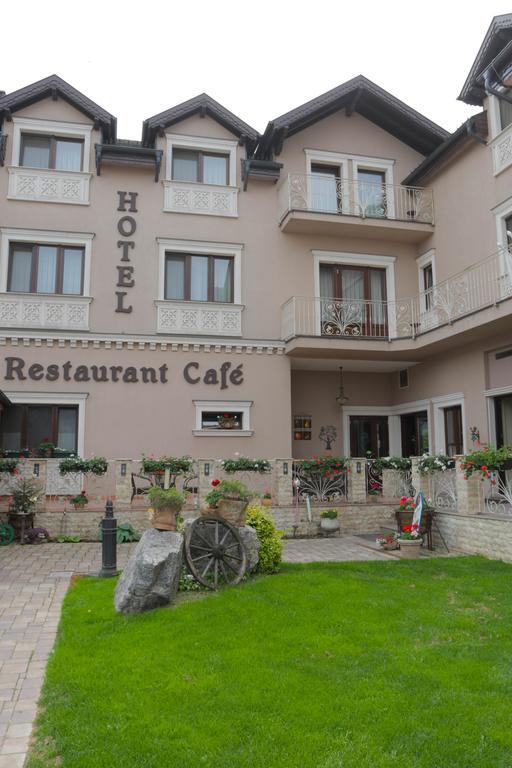 Salonta Hotel Slavia מראה חיצוני תמונה