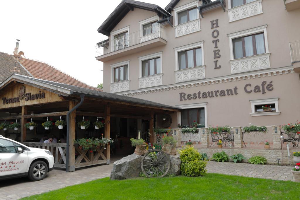 Salonta Hotel Slavia מראה חיצוני תמונה