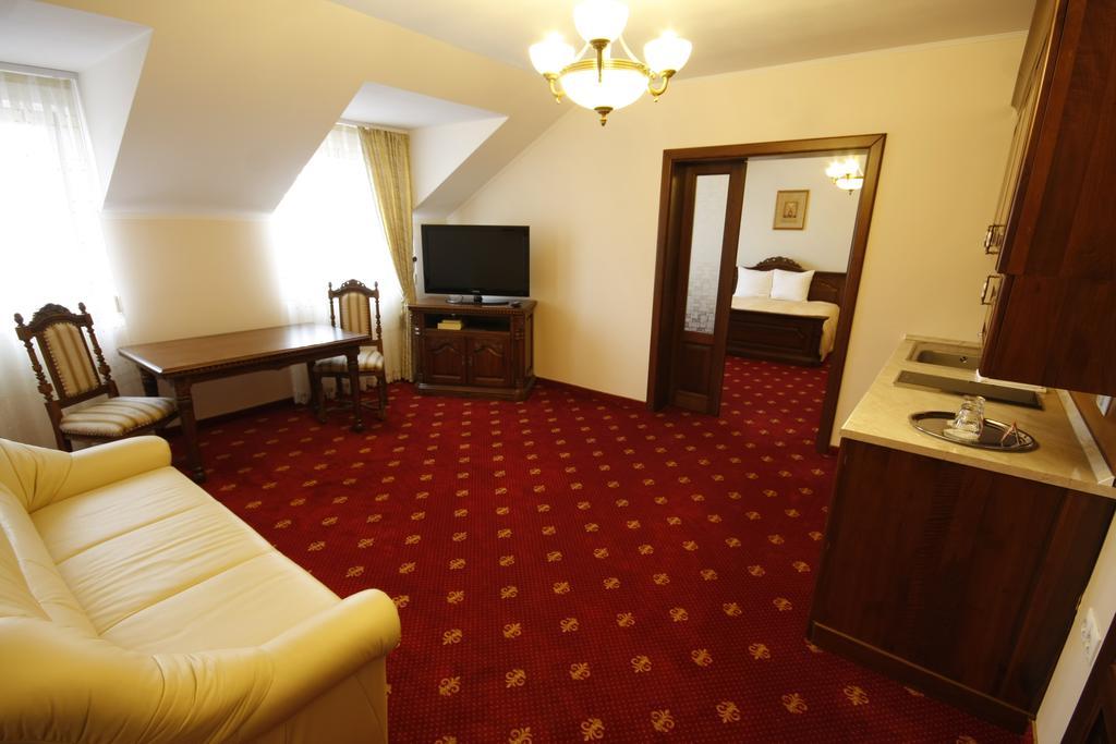 Salonta Hotel Slavia מראה חיצוני תמונה