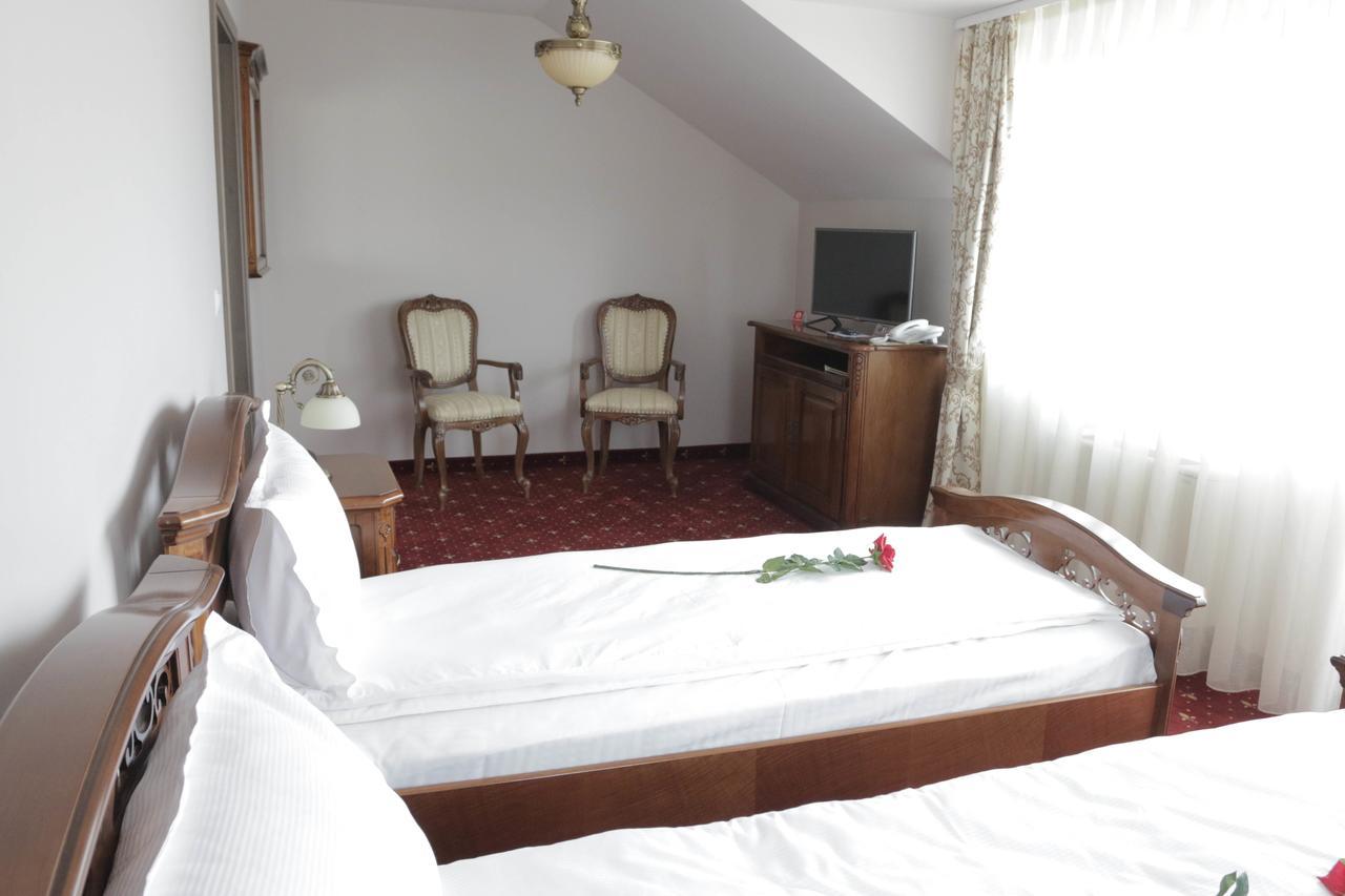 Salonta Hotel Slavia מראה חיצוני תמונה